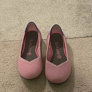 Rothy’s Begonia Flats size 8